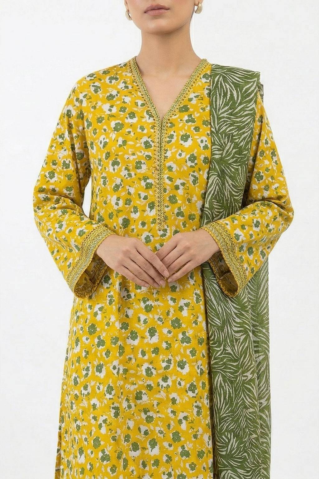 Zaraiz Printed lawn with Farshi shalwar 3 pcs